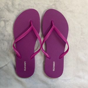 OLD NAVY Flip Flops